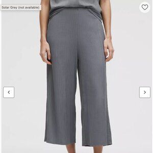 Lululemon Pleated Stretch High-Rise Wide-Leg Cropped Pant (XXS)